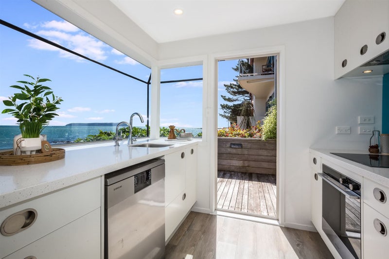 21 Moana Road, Plimmerton, Porirua - Carousel 1