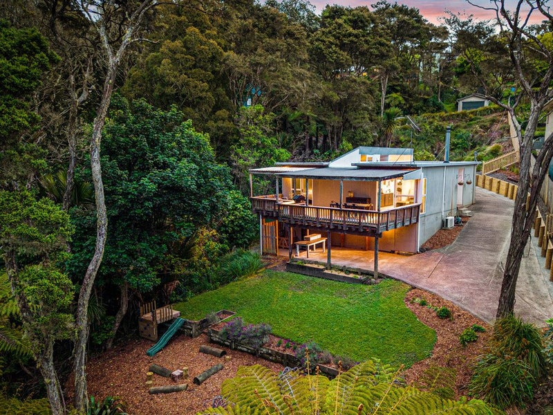 6 Selwyn Avenue, Glen Eden, Auckland - Carousel 1