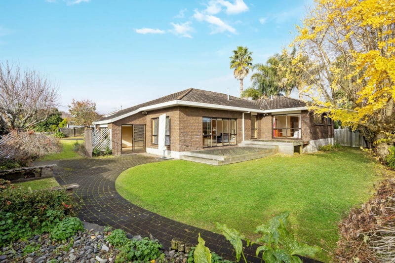 18 Foxbridge Lane, Conifer Grove, Takanini - Carousel 2