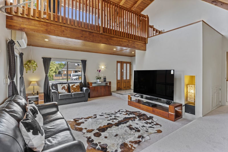 6 Corokia Place, Totara Heights, Auckland - Carousel 1