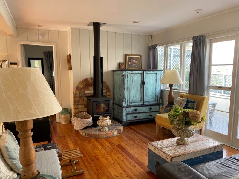 18 Tindalls Bay Road, Tindalls Beach, Whangaparaoa - Carousel 2