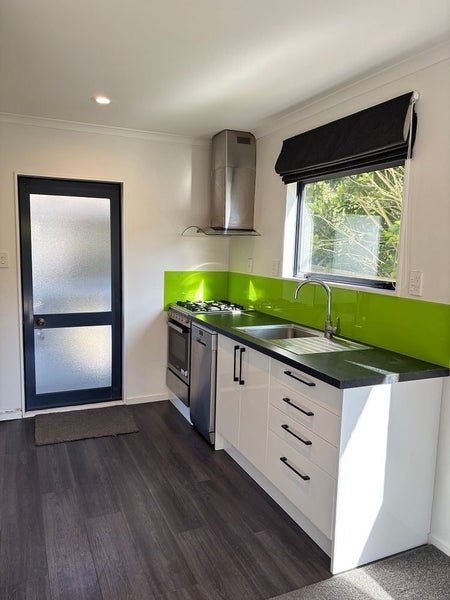 2C Cashmere Avenue, Khandallah, Wellington - Carousel 2