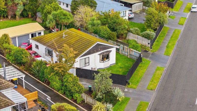 64 Winters Road, Redwood, Christchurch - Carousel 2