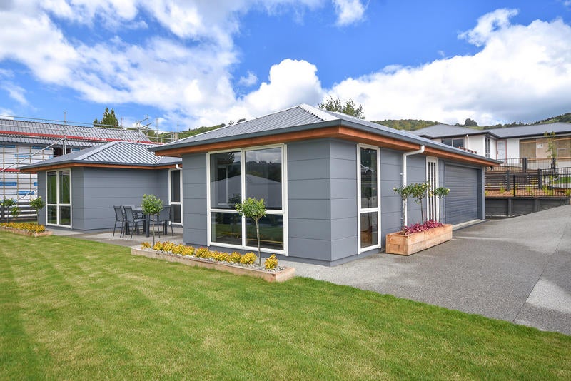 11 Trudi Place, Green Island, Dunedin - Carousel 1