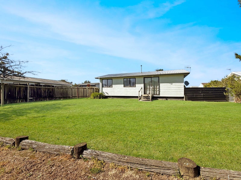 20 Tiller Close, Kelvin Grove, Palmerston North - Carousel 10