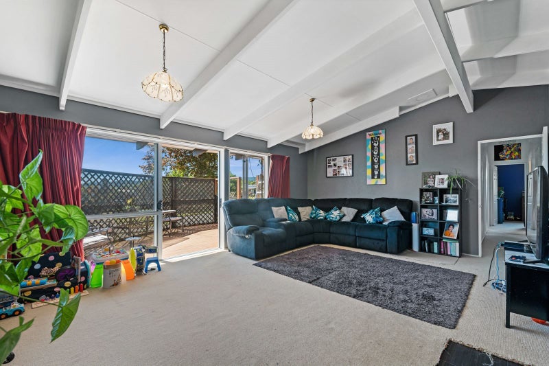 11 Cypress Place, Owhata, Rotorua - Carousel 2