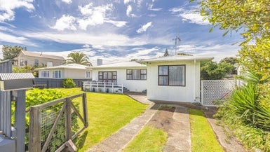 50 Mosston Road, Castlecliff, Whanganui - Carousel 1