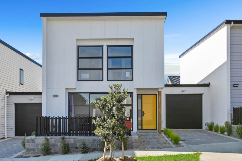 8 Tihema Lane, Westgate, Auckland - Carousel 1