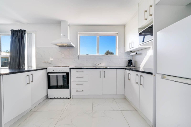 27 Sunlands Drive, Manurewa, Auckland - Carousel 2