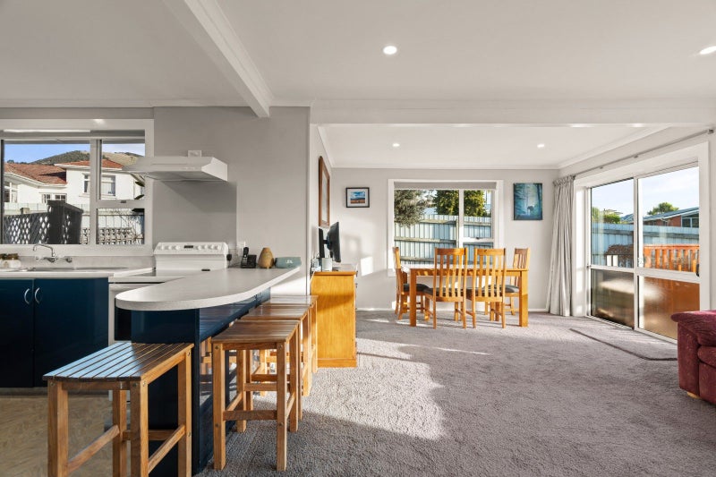 1 Kinmont Crescent, Kinmont Park, Mosgiel - Carousel 2