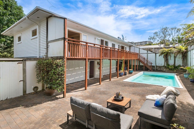 2 Pembroke Crescent, Glendowie, Auckland - Carousel 2