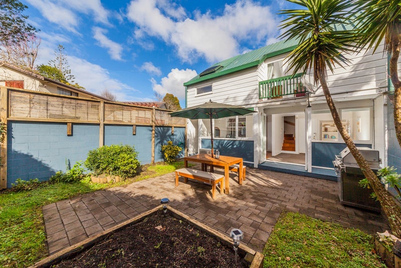 1/0 Waiohua Road, Greenlane, Auckland - Carousel 1