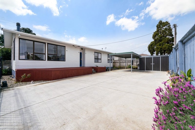9 GARELJA RD, Henderson, Auckland - Carousel 2