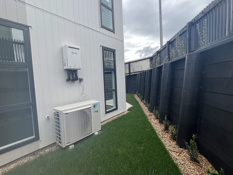 1/1 North Ridge Drive, Rototuna North, Hamilton - Carousel 13