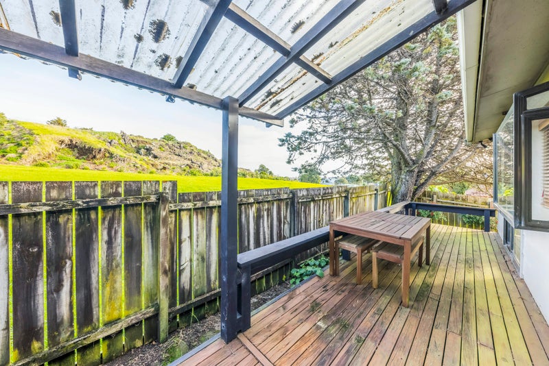 4/64 Glennandrew Drive, Half Moon Bay, Auckland - Carousel 2