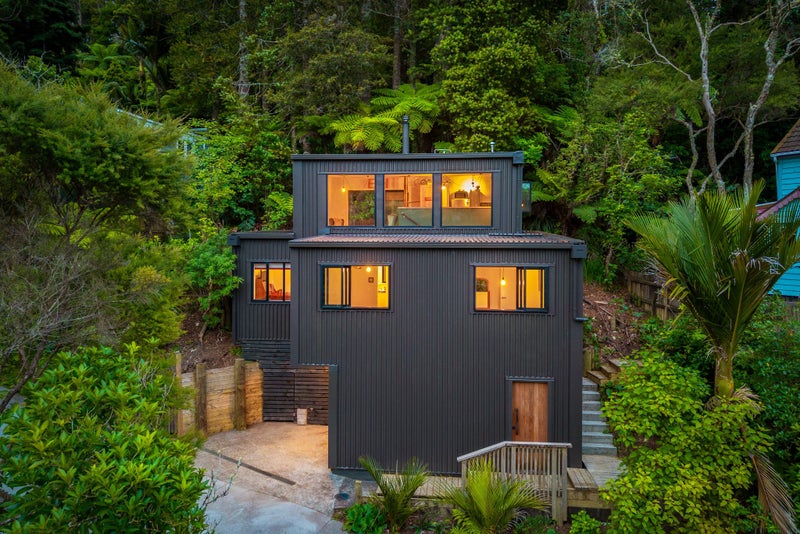 105 Laingholm Drive, Laingholm, Auckland - Carousel 1