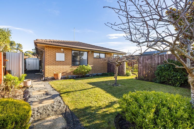 15A Glenbyre Place, Bromley, Christchurch - Carousel 1
