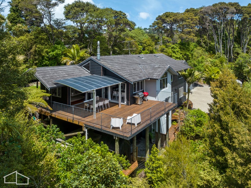 57 Staincross Street, Green Bay, Auckland - Carousel 2