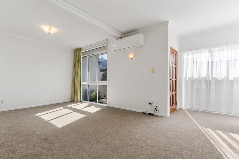 2/26 Modena Crescent, Glendowie, Auckland - Carousel 2