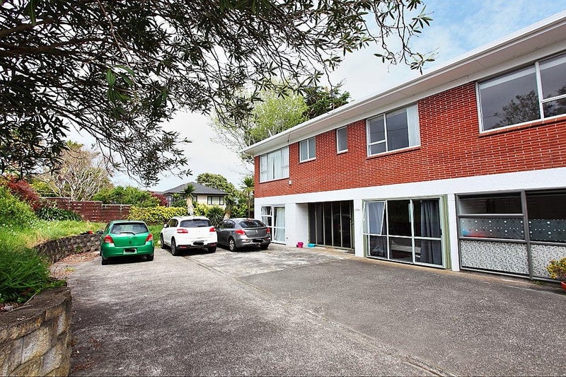 1/506 East Coast Road, Windsor Park, Auckland - Carousel 2