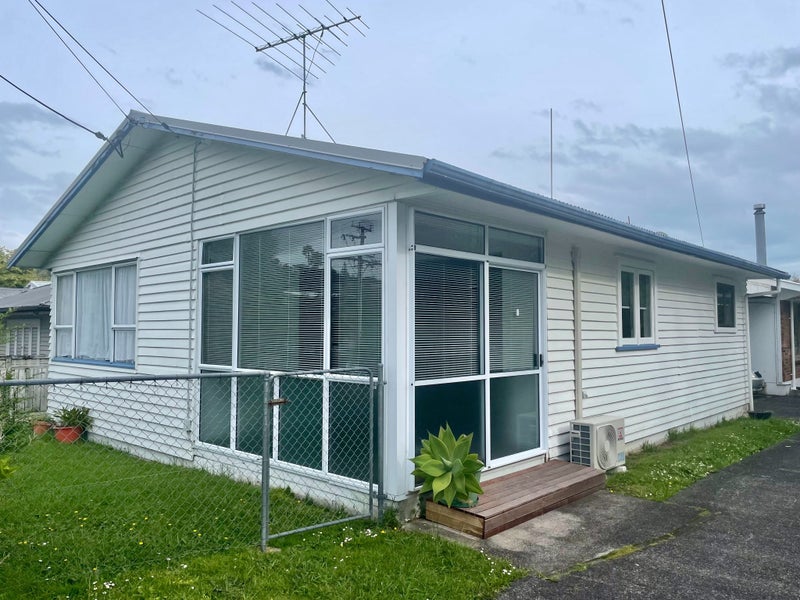 70 Routley Drive, Glen Eden, Auckland - Carousel 1