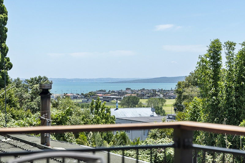 3/96 Bleakhouse Road, Bucklands Beach, Auckland - Carousel 1