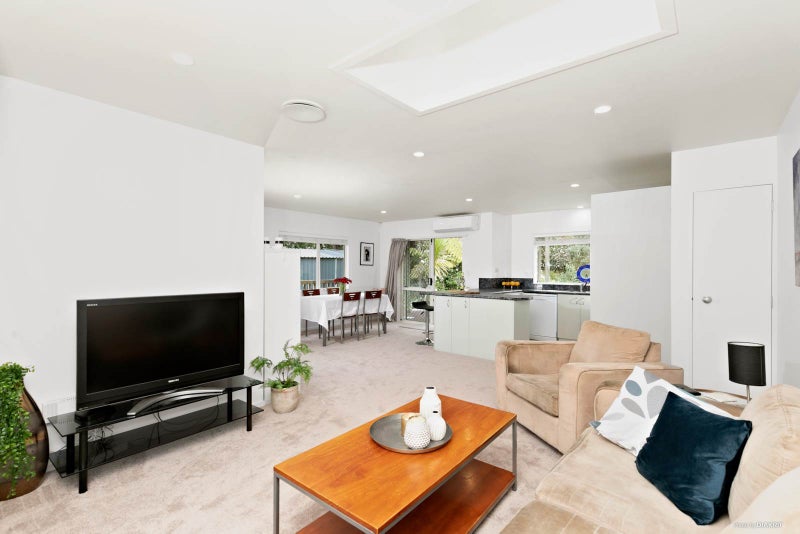 2/23 Jenanne Place, Tōtara Vale, Auckland - Carousel 2