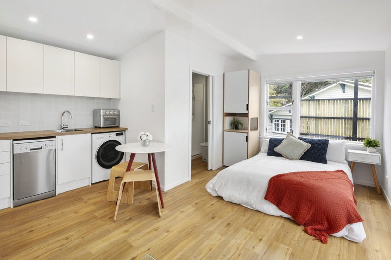 533 Broadway, Miramar, Wellington - Carousel 2