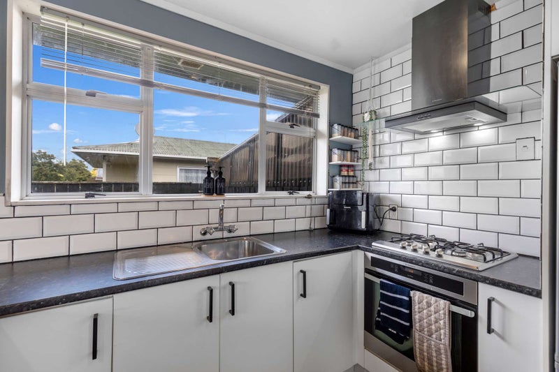 6 Hobbs Place, Westbrook, Palmerston North - Carousel 2