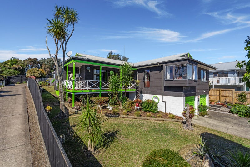 53 Fishermans Drive, Coastlands, Whakatane - Carousel 1