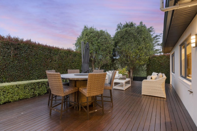 16 Durbin Court, Greenhithe, Auckland - Carousel 2