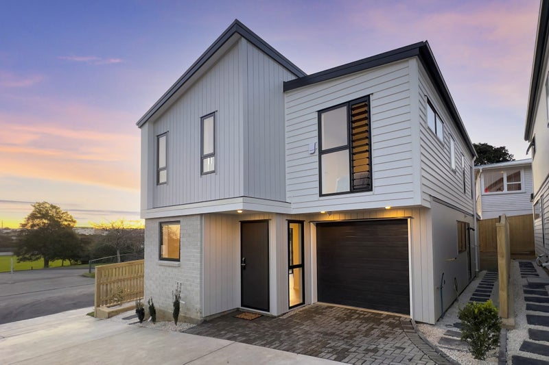 70A Bond Crescent, Forrest Hill, Auckland - Carousel 1