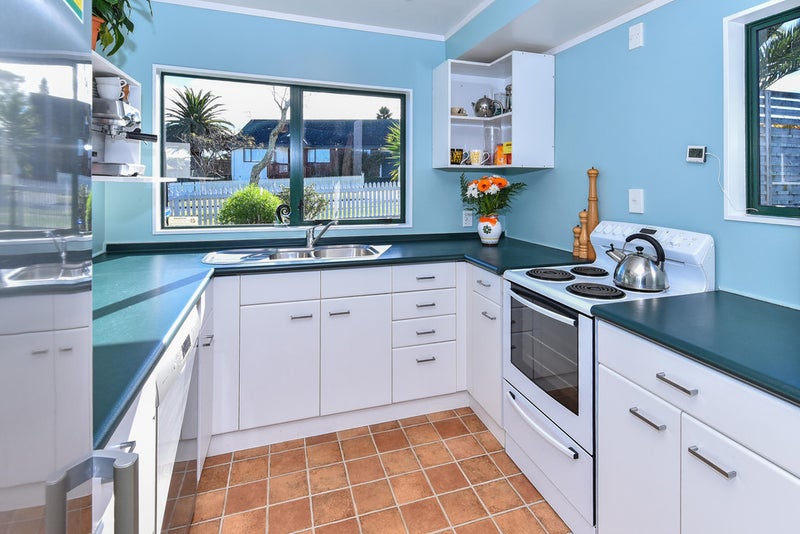 8 Wai Iti Place, Clendon Park, Auckland - Carousel 2