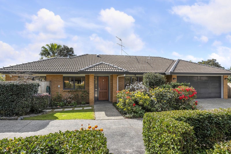 15B Irirangi Road, Greenlane, Auckland - Carousel 1