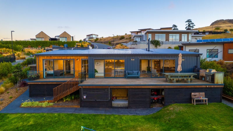 17 Ridgeway Place, Richmond Hill, Christchurch - Carousel 1