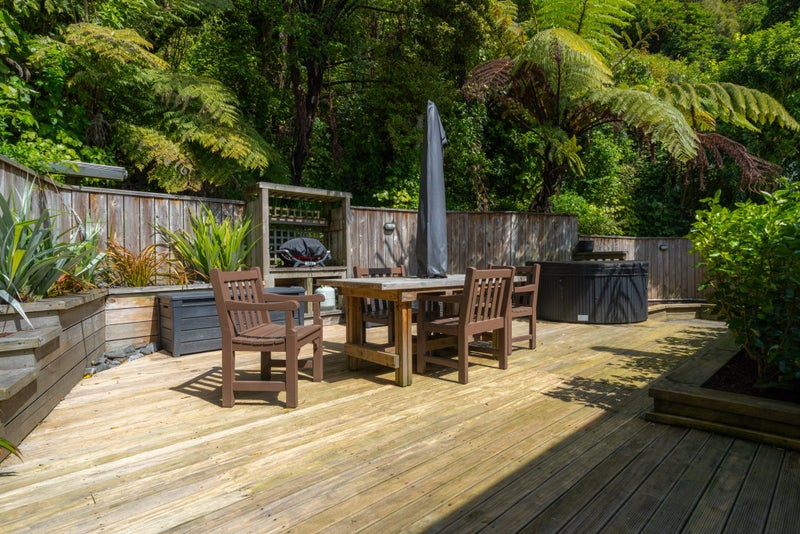 20 Westhaven Drive, Tawa, Wellington - Carousel 1