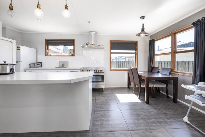 13 Byron Grove, Owhata, Rotorua - Carousel 2