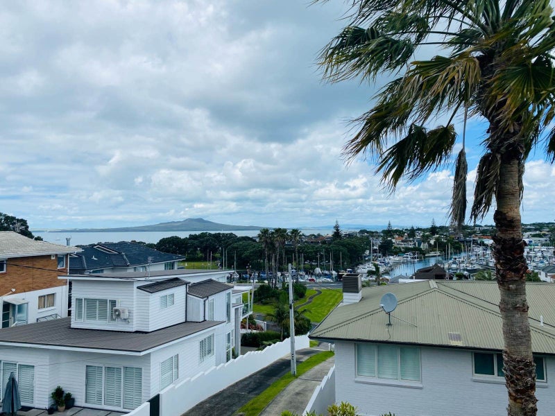 13 Commodore Parry Road, Castor Bay, Auckland - Carousel 1