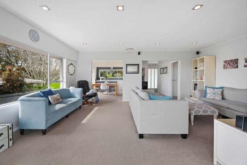 34 Sunnyhill Crescent, Sunnyhills, Auckland - Carousel 2