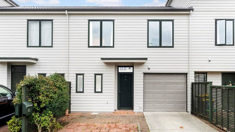 82/1 Ambrico Place, New Lynn, Auckland - Carousel 1