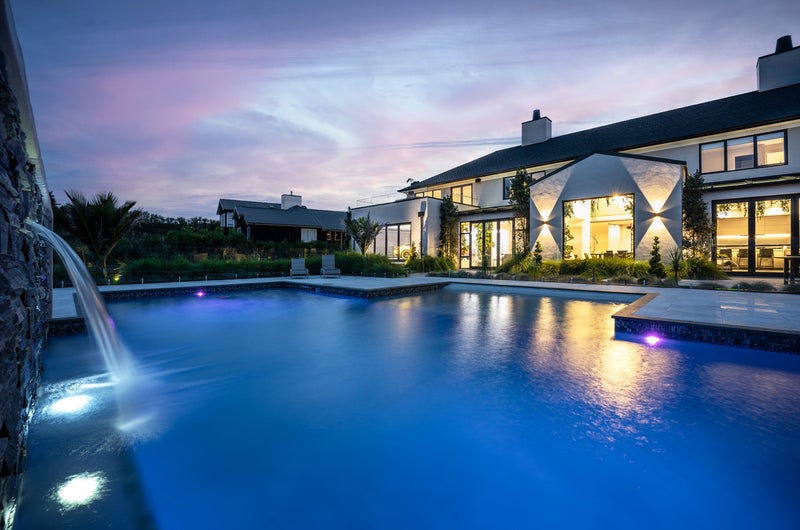 14 Myra Evelyn Grove, Albany - Carousel 2