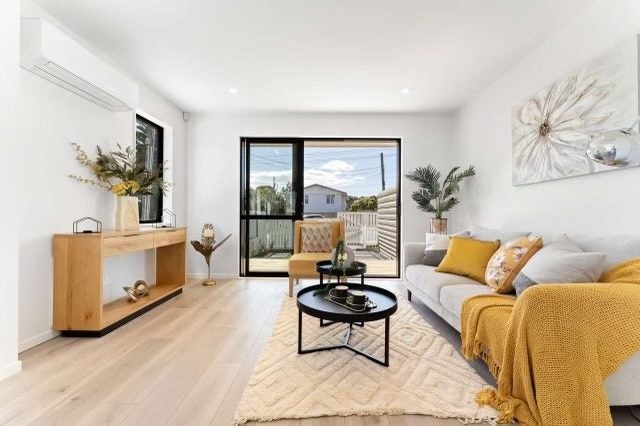 8/67 Royal View Road, Te Atatu South, Auckland - Carousel 2