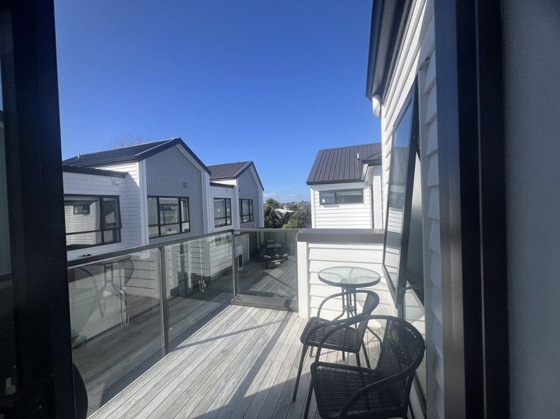 1C Westall Road, New Lynn, Auckland - Carousel 8