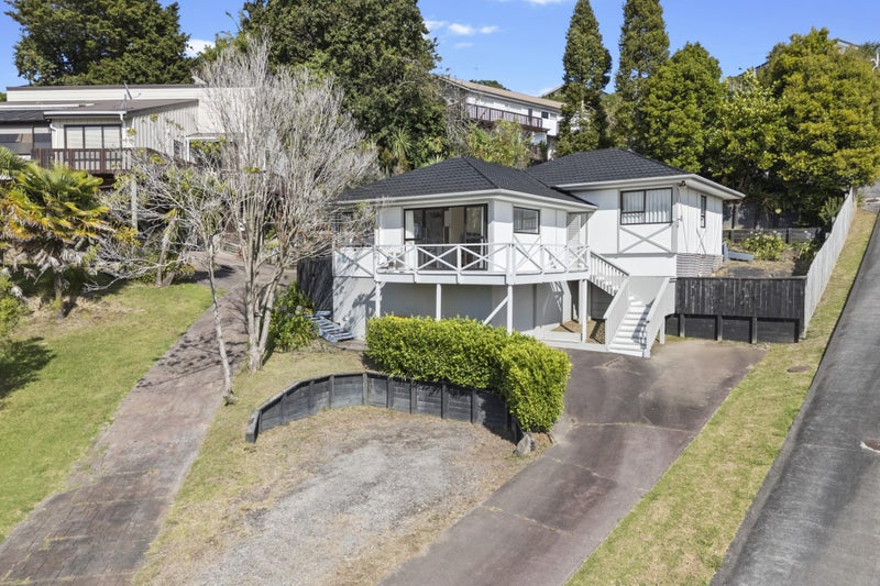 1/27 Sovereign Place, Glenfield, Auckland - Carousel 1