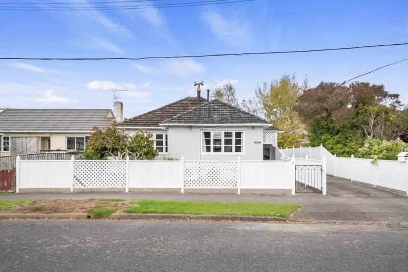 18 McParland Street, Ebdentown, Upper Hutt - Carousel 1