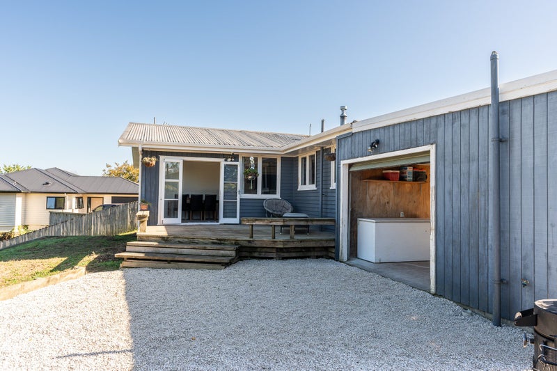 11 Morrison Crescent, Glenview, Hamilton - Carousel 1