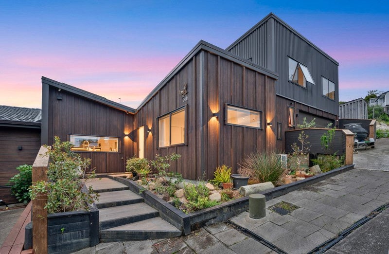 25B Deverell Place, Northcross, Auckland - Carousel 1