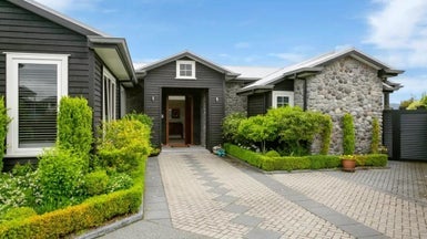 21 Pukenamu Road, Rainbow Point, Taupo - Carousel 1