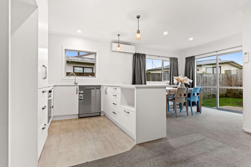 1/11 Maynard Place, Temple View, Hamilton - Carousel 1