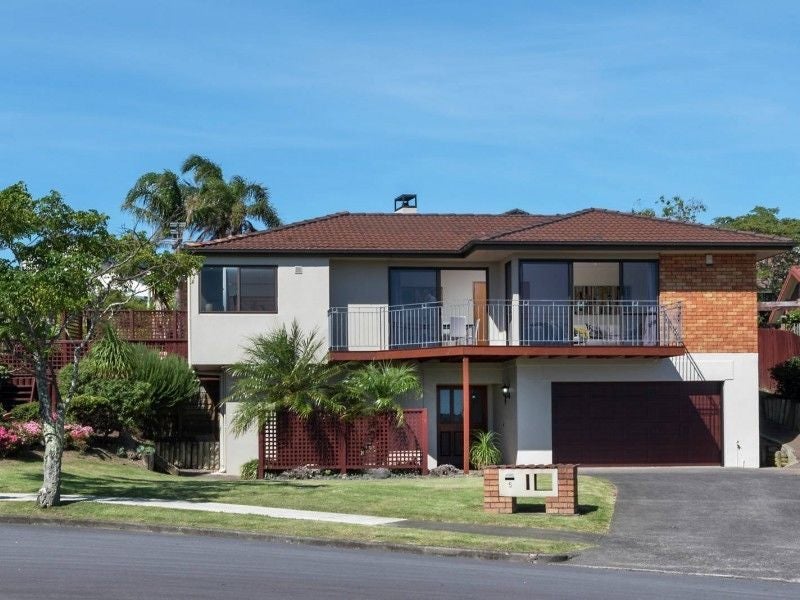 5 Embling Place, Eastern Beach, Auckland - Carousel 1